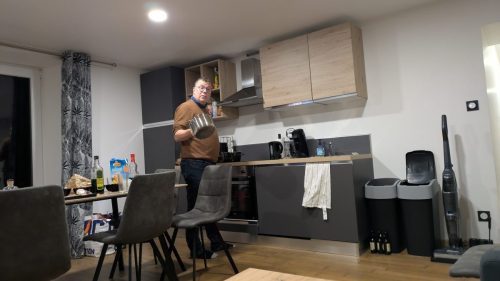 PXL 20251109 180310985